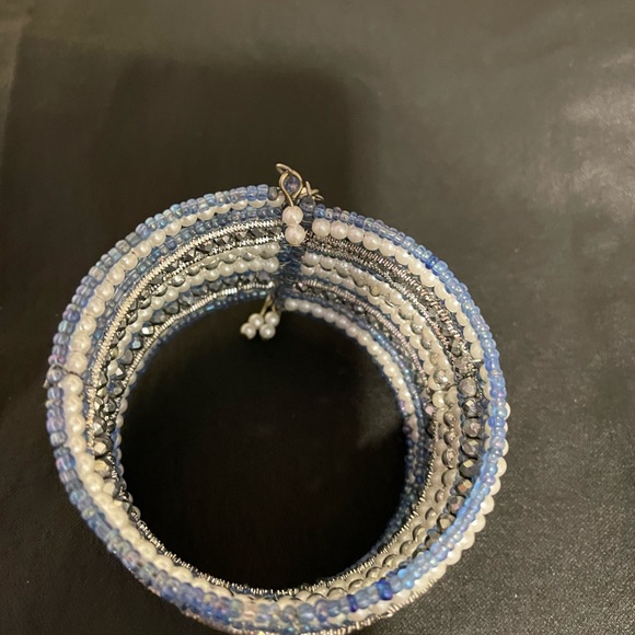 Beautiful band bracelet. Never worn - Picture 2 of 3